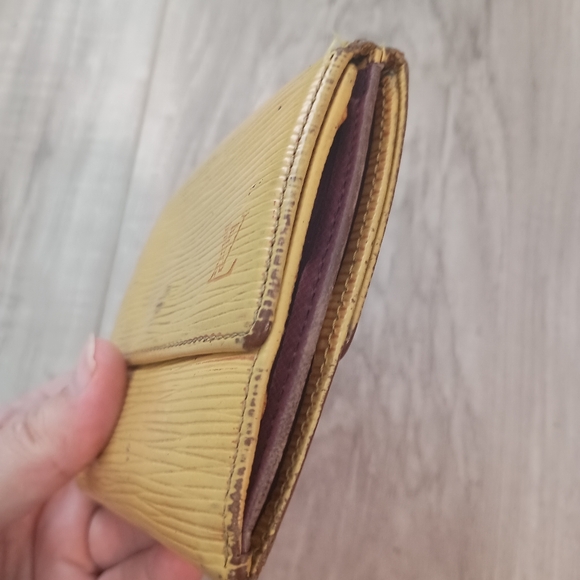 Authentic LOUIS VUITTON Epi Bifold  Wallet Marco Yellow - Picture 5 of 11